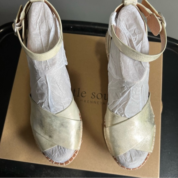 Kenneth Cole Gentle Souls Gold Espadrille Wedge Sandals - Picture 7 of 11